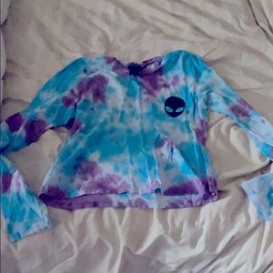 Long sleeve tie dye shirt with alien.